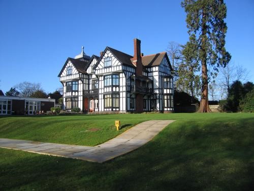 Image of a lovely black and white house